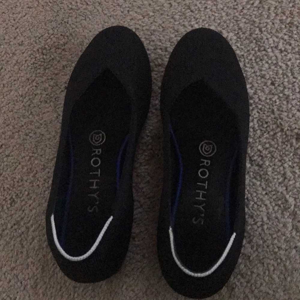 Size 6 black Rothys